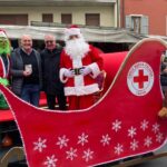 Babbo Natale per le vie di Casina con la Croce Rossa